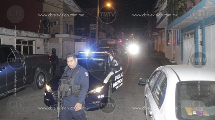 Balean a dos hombres mientras platicaban afuera de su casa en Uruapan