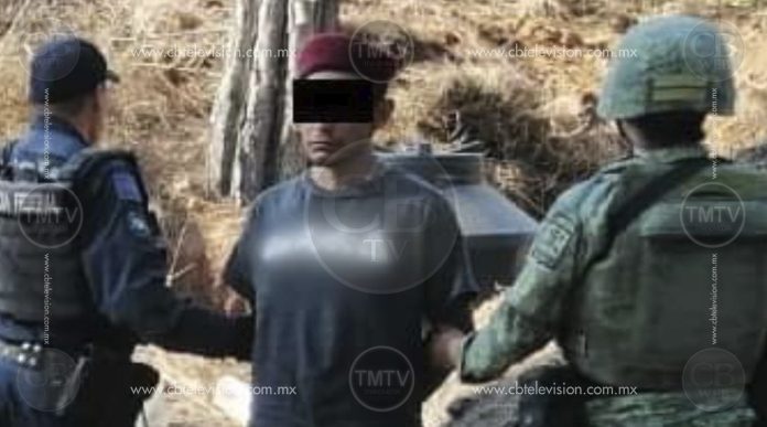 Desmantelan narcocampamento en Uruapan, hay un detenido, varios se dan a la fuga