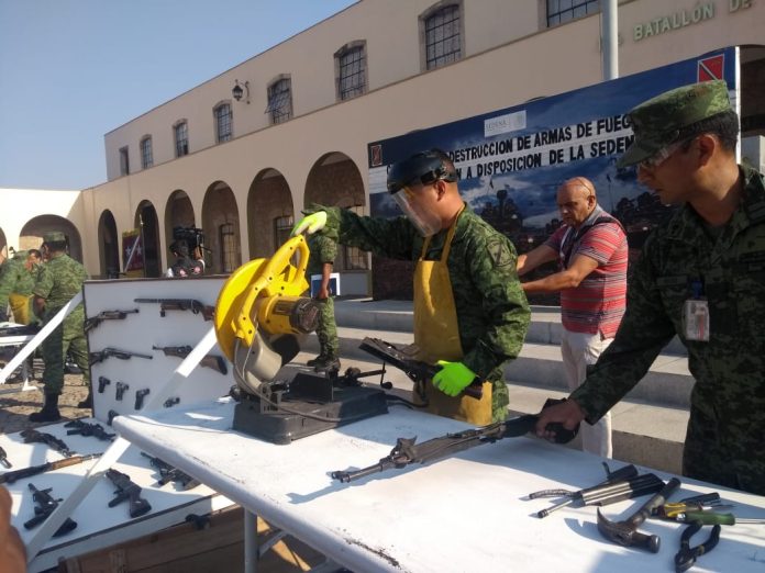 Destrucción de armamento decomisado a disposición de la SEDENA