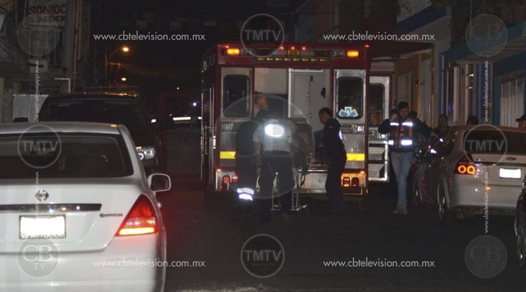 Balean a dos hombres mientras platicaban afuera de su casa en Uruapan
