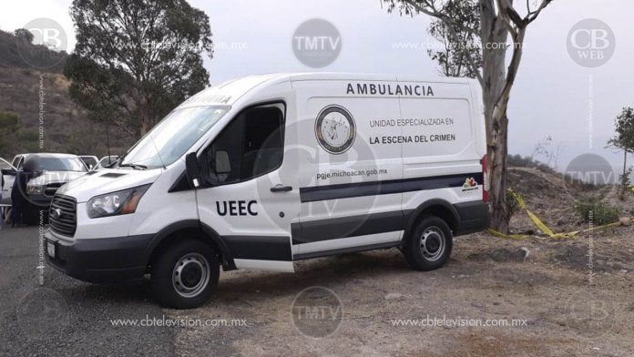 Siguen abandonando cuerpos sobre la carretera de Copándaro, encuentran un muerto con lesiones de bala