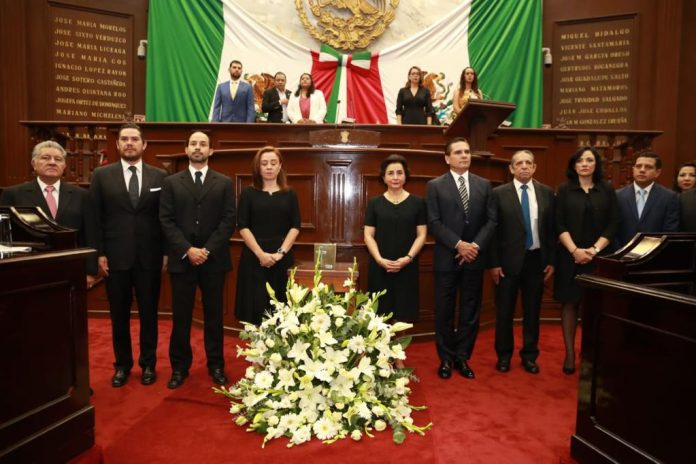 Encabeza Gobernador acto luctuoso en honor a ex gobernador Ausencio Chávez
