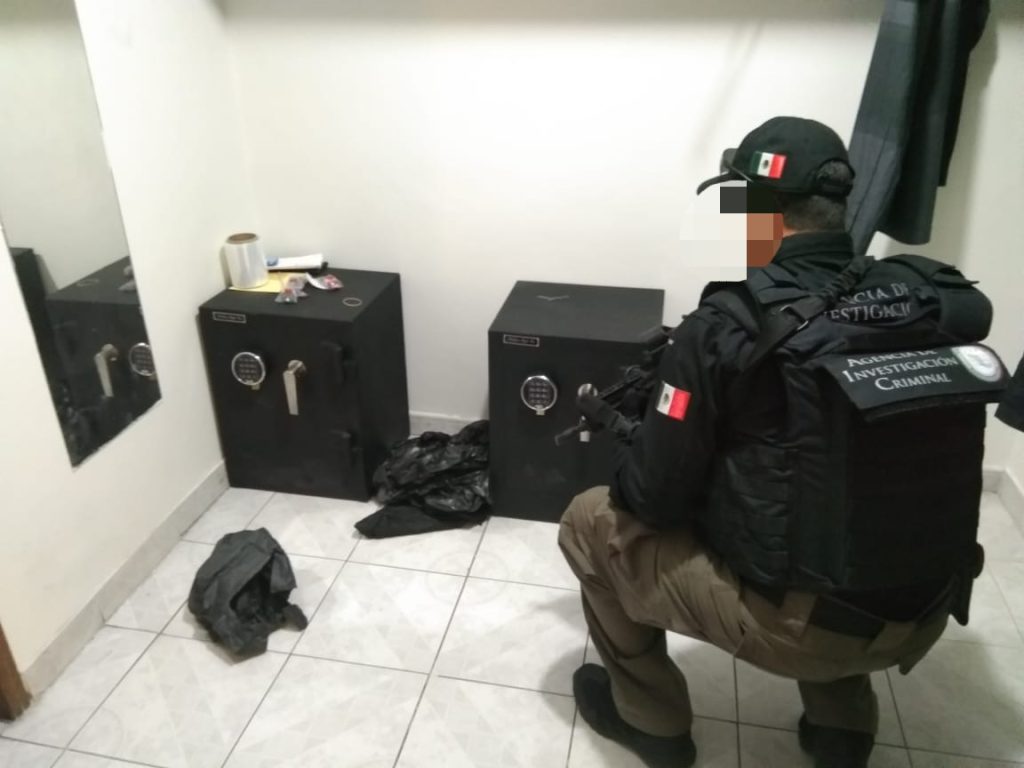 Aseguran en Jalisco un arsenal, drogas y dinero en efectivo