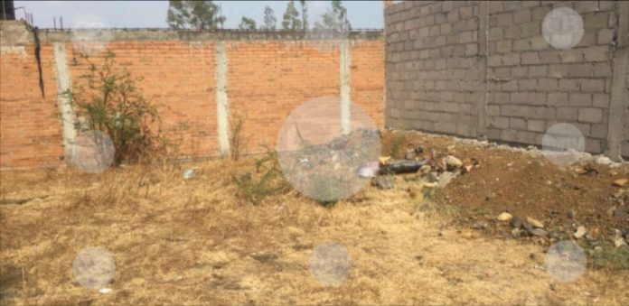 Cadáver envuelto en plástico y con letrero es hallado en la colonia Río Florido