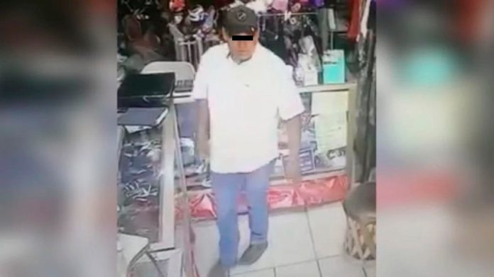 Video: Sujeto agrede brutalmente a una mujer con un bate de béisbol