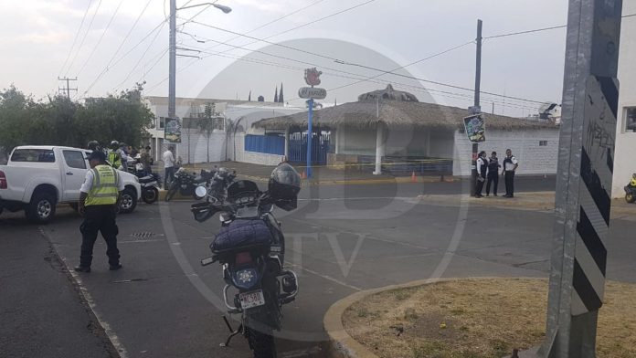 Balean a dos en el libramiento de Morelia, cerca de salida Charo