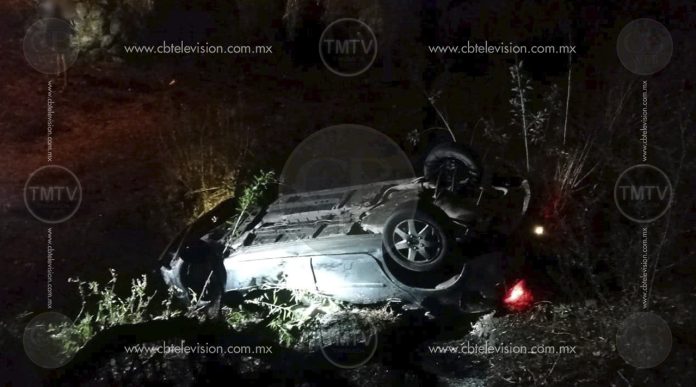 Conductor pierde la vida al caer a canal de aguas negras en Chuacándiro
