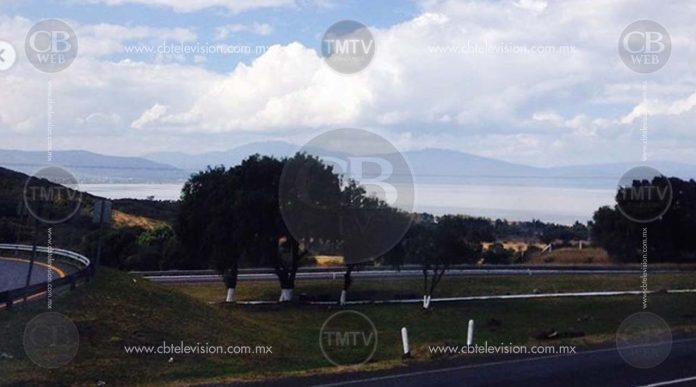Con armas bajaron a chofer de autobús en la Morelia-Salamanca para robar el vehiculo
