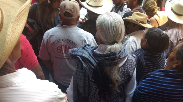 Comuneros de Teremendo se manifiestan en Ayuntamiento de Morelia