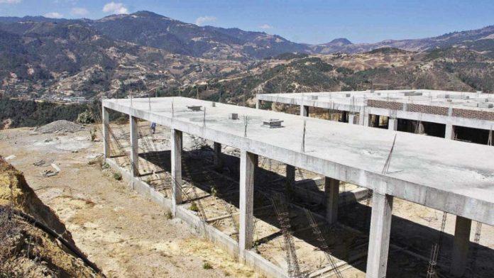 Concentran tres estados casi la mitad de hospitales inconclusos