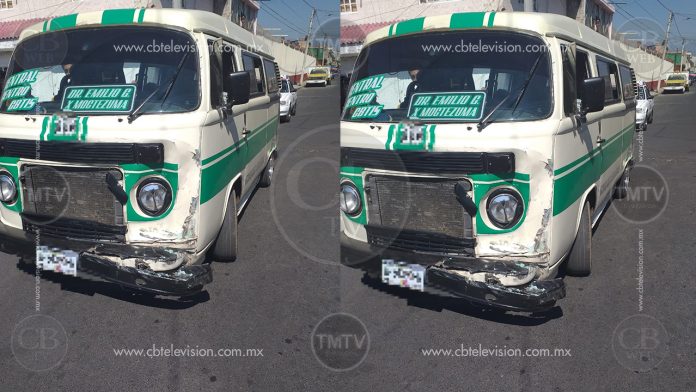 Varios lesionados deja accidente de combi en Zitácuaro