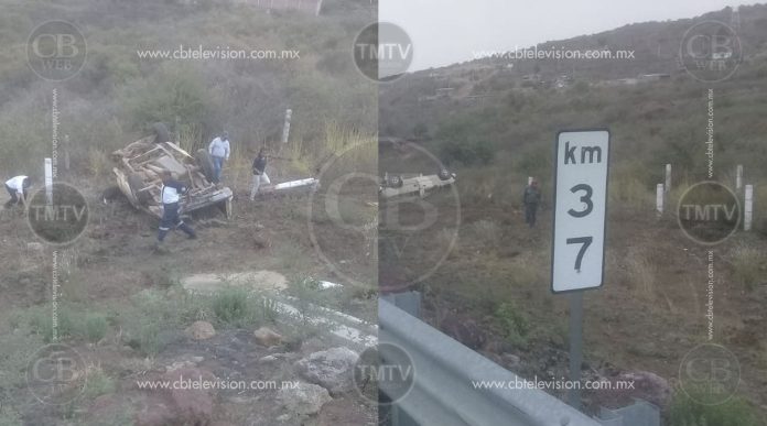 Conductor muere tras volcadura en la Autopista Pátzcuaro-Cuitzeo
