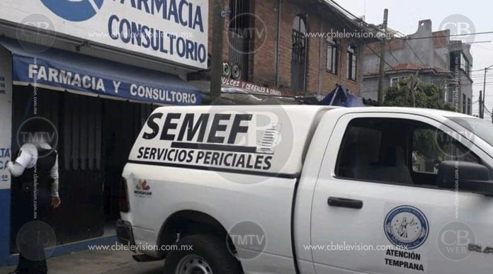 Mujer muere en una farmacia de Morelia mientras era atendida