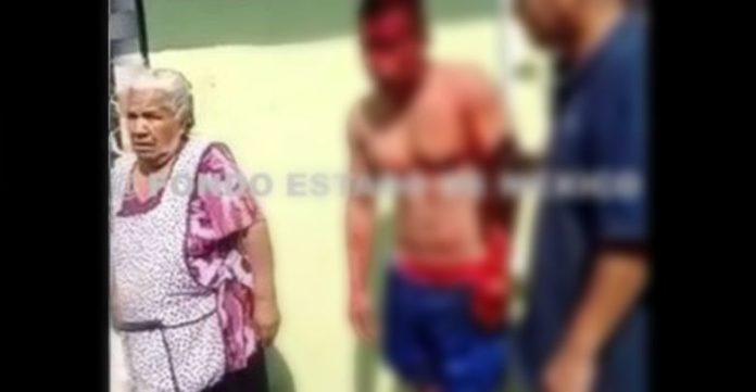 Papá y mamá llegan al rescate de su hijo ladrón que iba a ser linchado