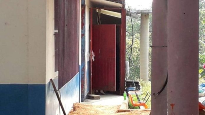 Padre le corta las venas a su hijo en el kínder y luego se suicida