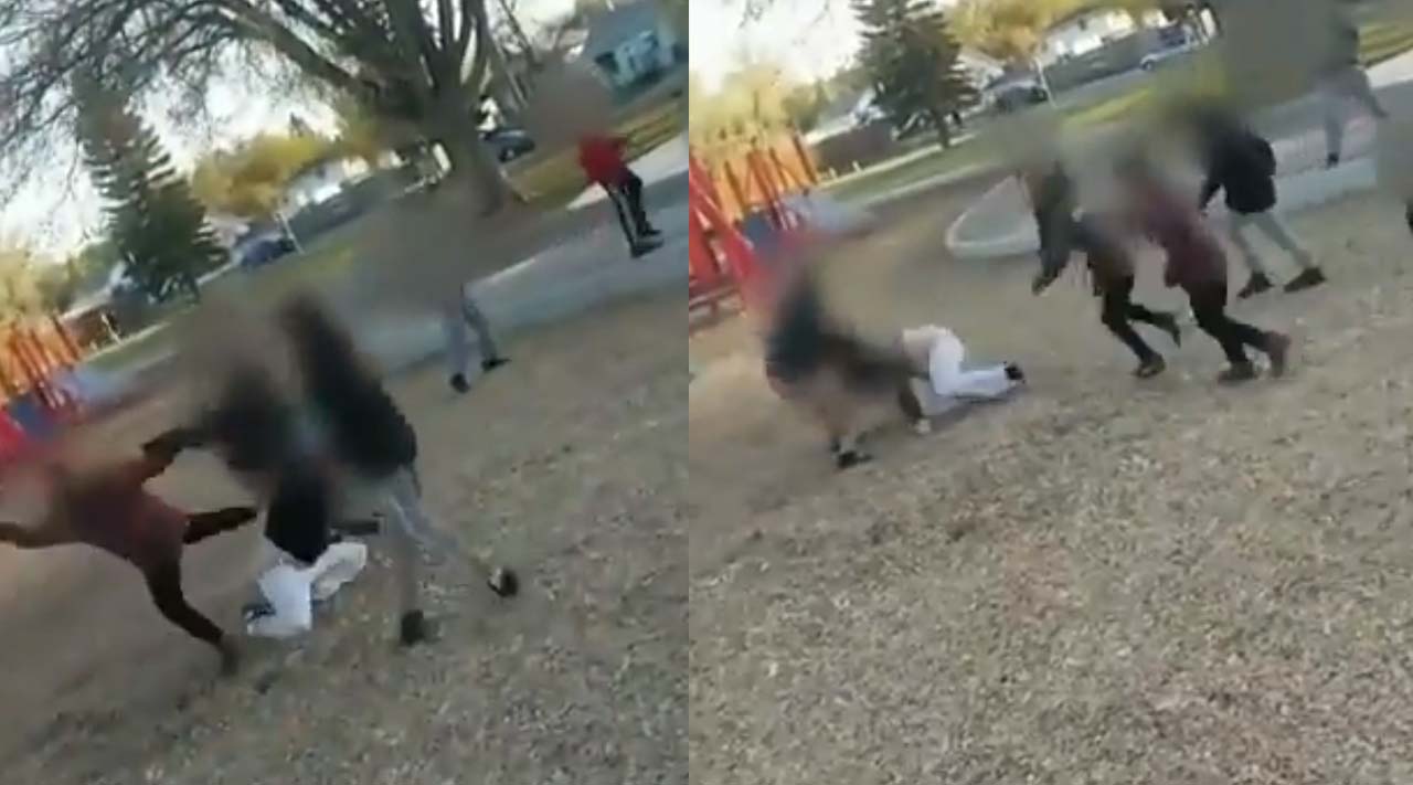Niños golpean brutalmente a una mujer que los regañó por aventarle piedras a un anciano Niños golpean brutalmente a una mujer que los regañó por aventarle piedras a un anciano
