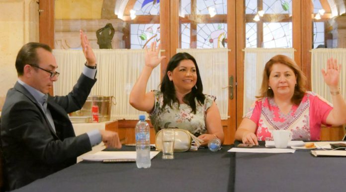 Avanza resolución sobre juicio político contra el finado presidente municipal de Nahuatzen, y designación de síndica sustituta en Buenavista