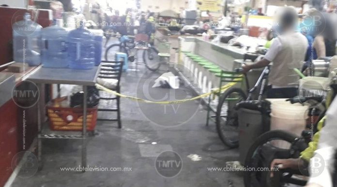 Ancianita muere dentro del Mercado Independencia