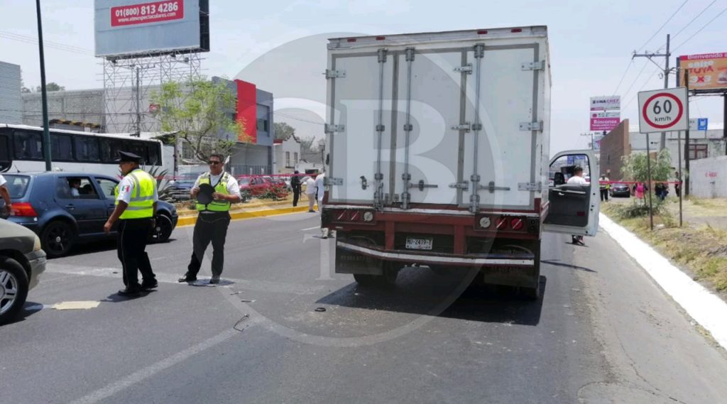Muere un hombre al chocar en la Morelia-Salamanca