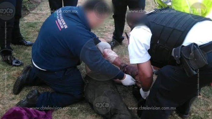 Policía de Morelia auxilia a hombre herido sobre la Av. Enrique Ramírez