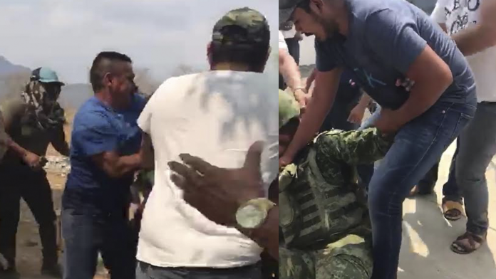 Civiles de La Huacana retienen a Militares