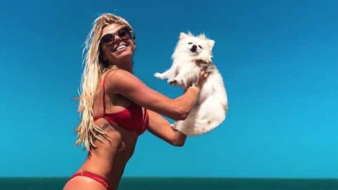 Modelo muere para salvar a sus perros de ahogarse