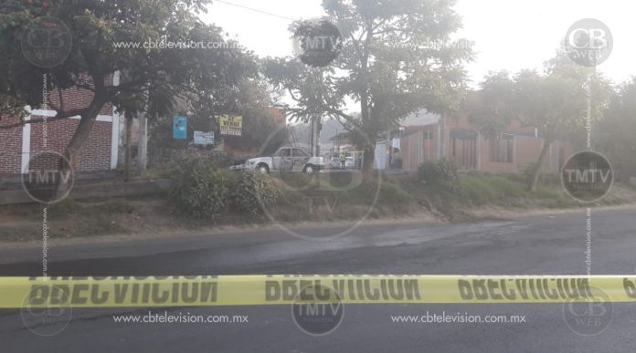 Encuentran cuerpo calcinado dentro de un taxi 