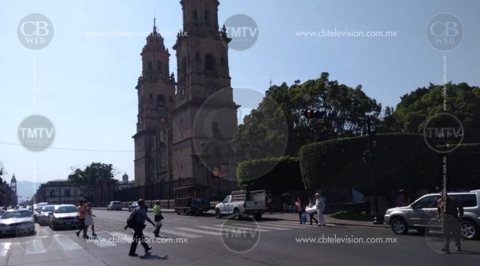 Entre montones de basura, Morelia en víspera de su aniversario