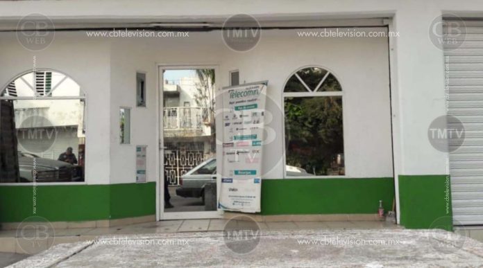 Asaltan negocio a 10 metros de la Fiscalía de Lázaro Cárdenas