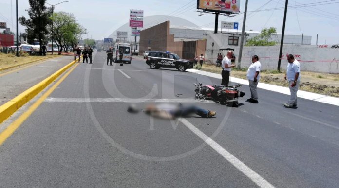 Muere un hombre al chocar en la Morelia-Salamanca
