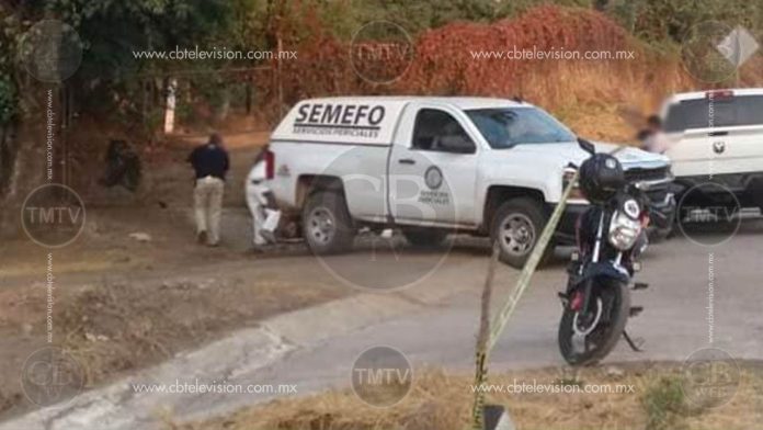 Hombre baleado y maniatado es encontrado en la carretera libre Uruapan-Pátzcuaro