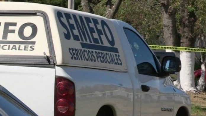 Esposa de un policía toma su pistola y se dispara en el pecho