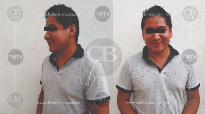 Luego de chocar, detienen en estado de ebriedad y muy sonriente a presunto asesor del congreso del estado 