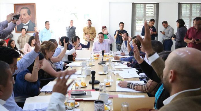 Gobierno de Víctor Manríquez regulariza colonia Clara Córdova en beneficio de 349 familias