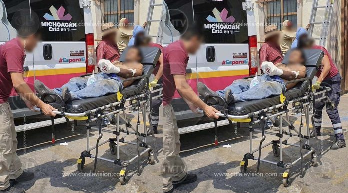 Hombre queda con severos daños en la mano al estallarle un objeto pirotécnico