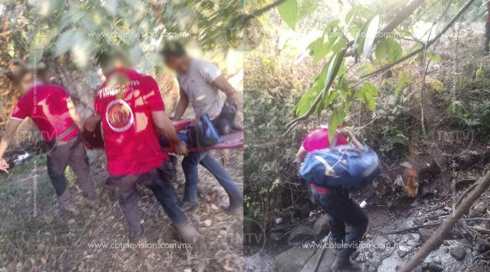 Peatón cae a un desnivel y queda malherido