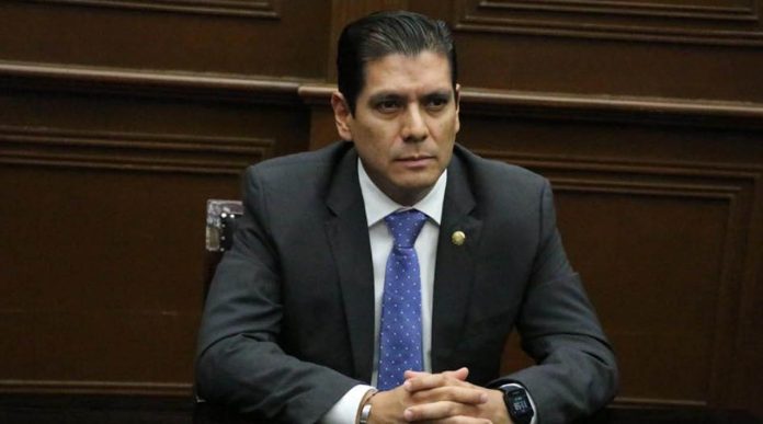 Pide Ernesto Núñez se valore aplicación del “Hoy No Circula”, en Michoacán