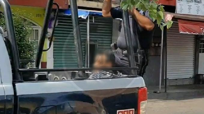 Roba un shampoo y es perseguido por la Policía