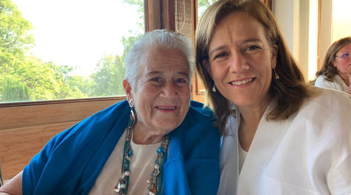 Margarita Zavala sube foto con su madre y se llena de malos comentarios