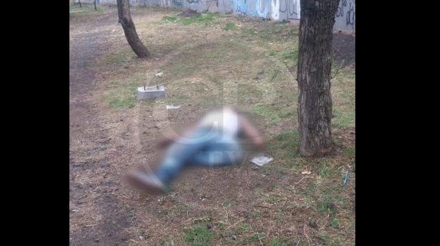 Hallan a fallecido por sobredosis de droga en camellón del Periférico de Morelia Hallan a fallecido por sobredosis de droga en camellón del Periférico de Morelia