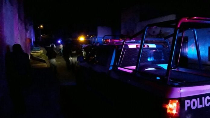 En cateo FGE detienen a dos y asegura bar en Sahuayo