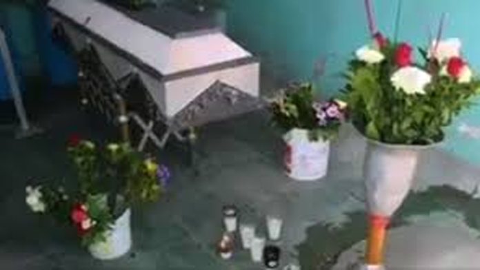 Video: Roban pertenencias de un muerto en pleno velorio