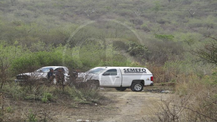 Encuentran cadáver en estado de putrefacción en la carretera