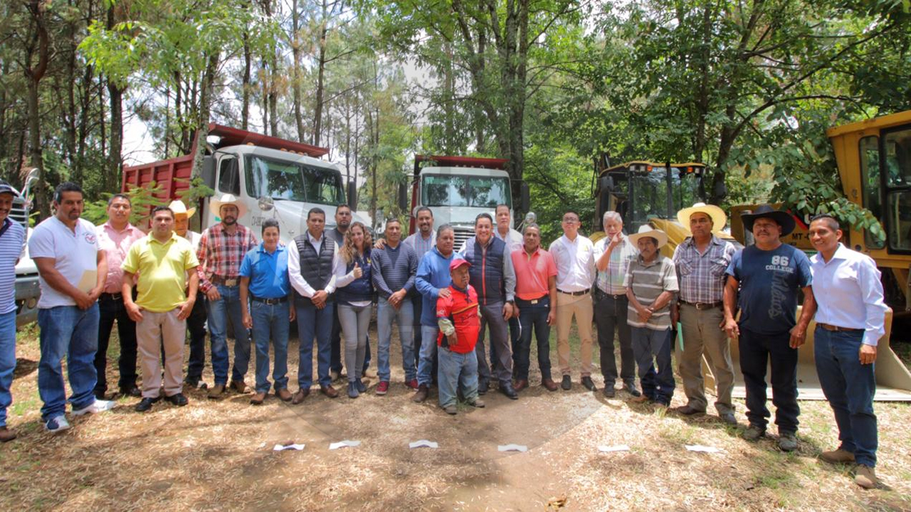 Beneficiará a cientos de productores de Uruapan programa “Infraestructura Básica Agropecuaria” Beneficiará a cientos de productores de Uruapan programa “Infraestructura Básica Agropecuaria”