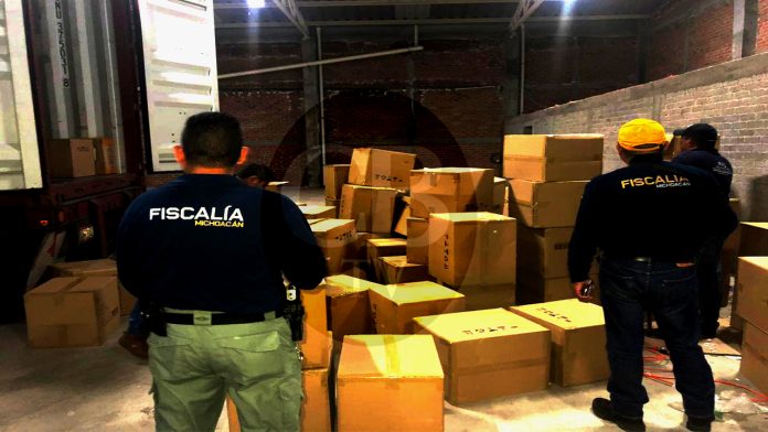 En cateo, localiza FGE camión de carga robado con violencia: recupera mercancía y asegura inmueble