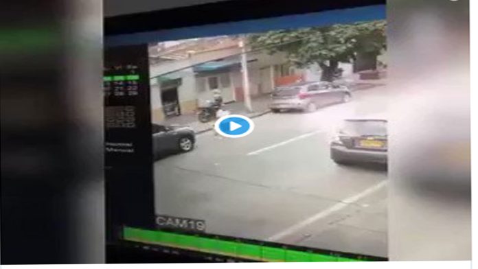 Video: Motociclista arrolla a una abuelita y a su nieto