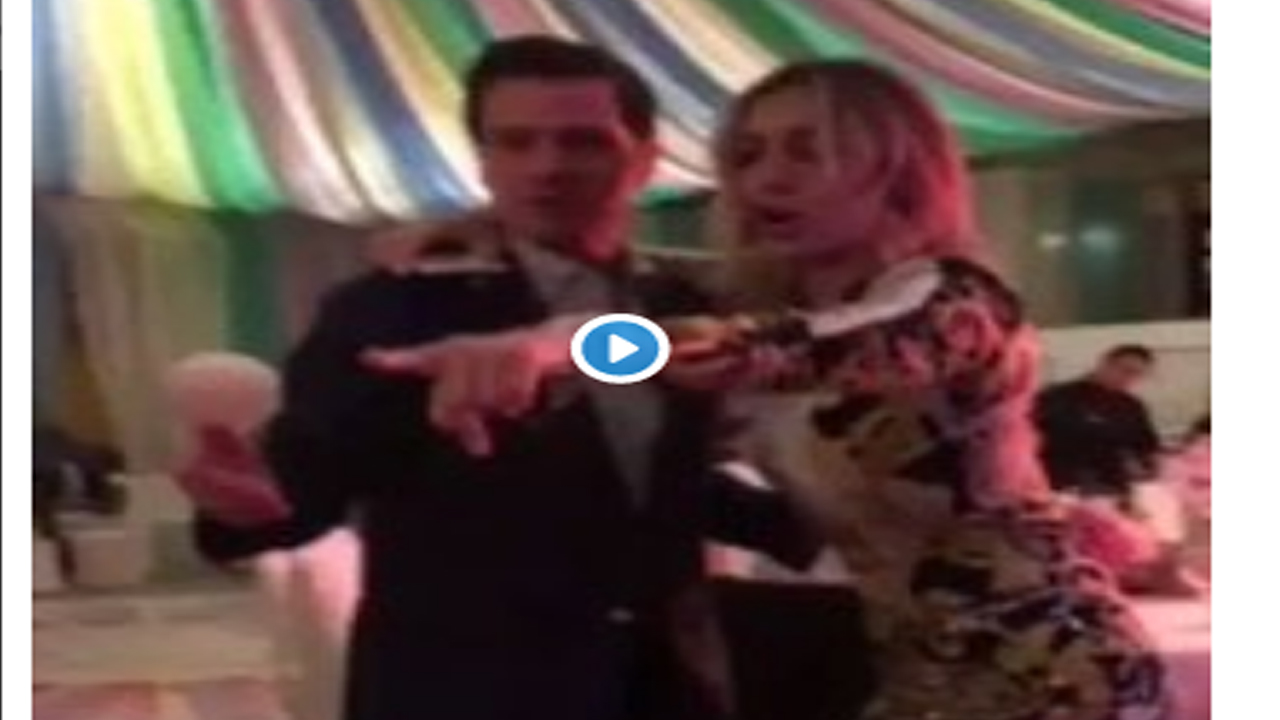 Video: Peña Nieto muestra sus mejores pasos de baile al ritmo de los Ángeles Azules Video: Peña Nieto muestra sus mejores pasos de baile al ritmo de los Ángeles Azules