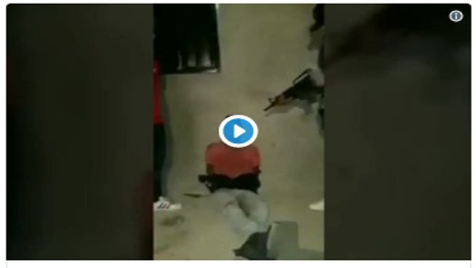 VIDEO (+18): Sicarios se graban decapitando a un ladrón; tiran su cabeza en un Oxxo