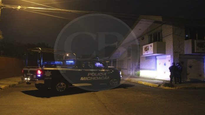 Localizan niño abandonado en la vía pública