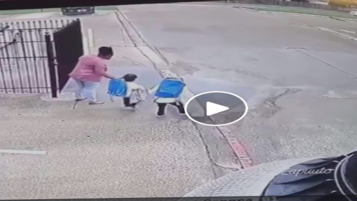 Video: Niños le aplican una llave de lucha libre a su madre